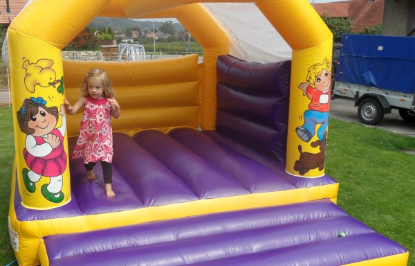 Hüpfburg Kids