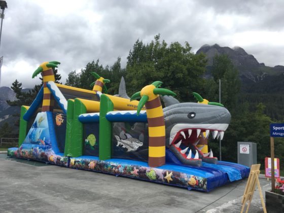 Shark Run Luftschloss Schweiz Vermietung