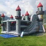Ritterburg aufblasbare Rutsche XL Schweiz mieten