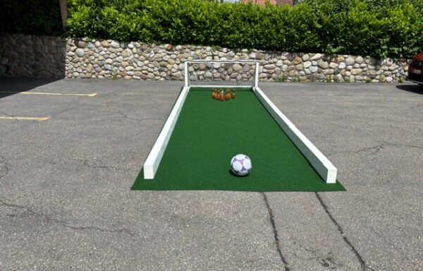 Fussball-Bowling