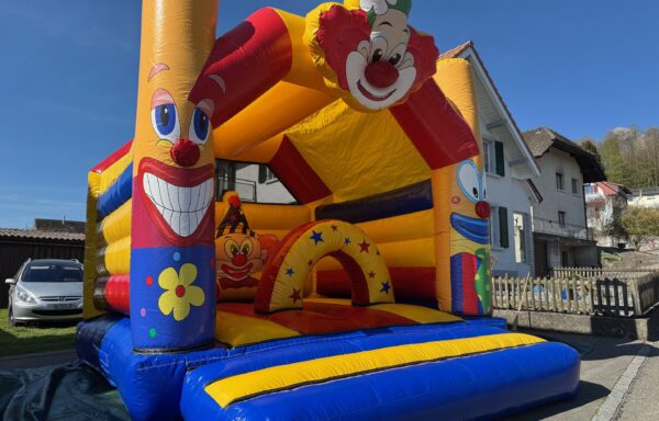 Hüpfburg Clown