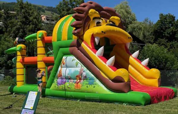 Hüpfburg Dschungelhindernisbahn Löwe